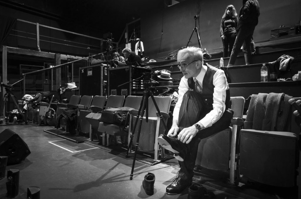 Victor Cuno en répétition pour Broadway Cabaret